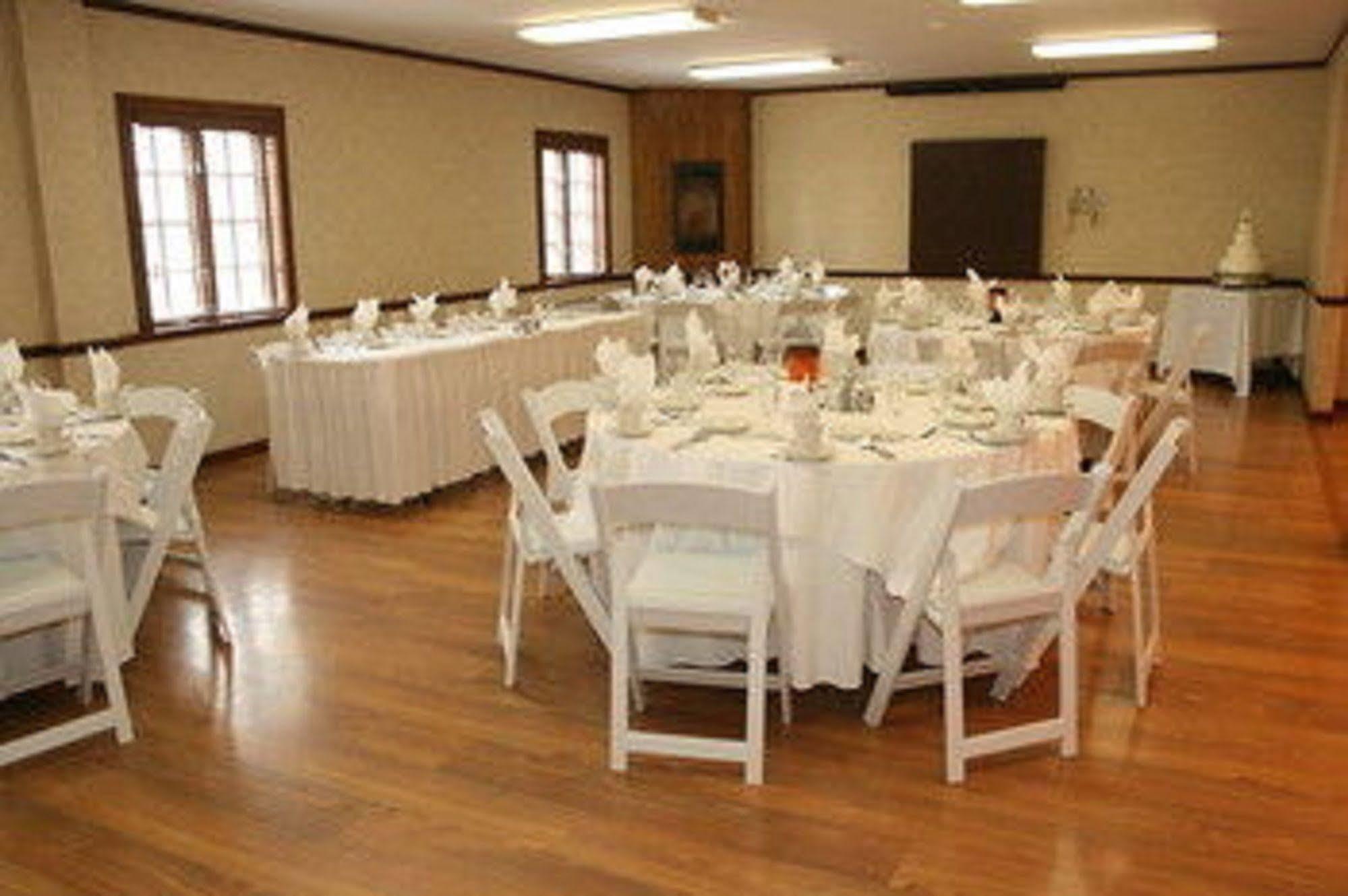 Starved Rock Lodge & Conference Center Utica Экстерьер фото